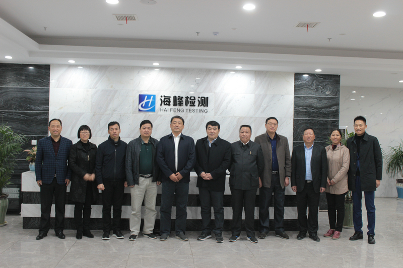 市人大副主任張懷科，市政協(xié)副主席張小樵，市政協(xié)經(jīng)濟(jì)委主任謝自信一行來我司參觀考研